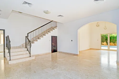 5 Bedrooms Villa in Hacienda