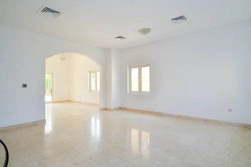 5 Bedrooms Villa in Hacienda
