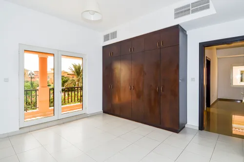 5 Bedrooms Villa in Hacienda