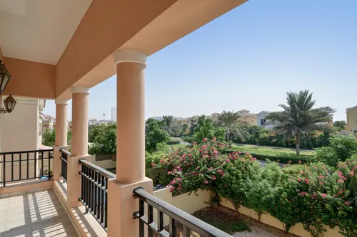 5 Bedrooms Villa in Hacienda