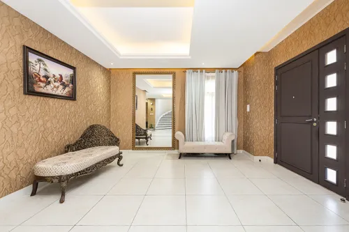 6 Bedrooms Villa in B Villas