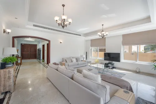 5 Bedrooms Villa in The Aldea