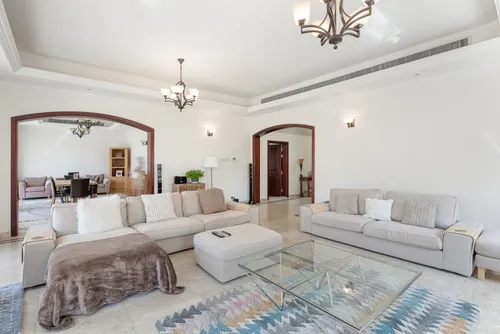 5 Bedrooms Villa in The Aldea