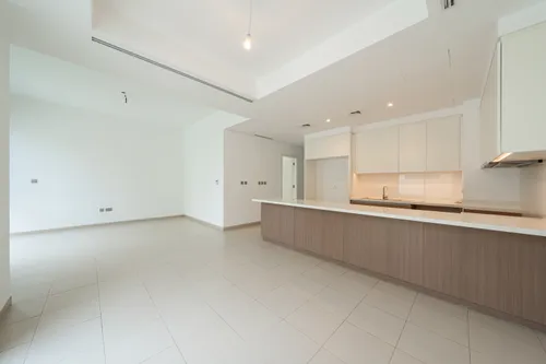 End Unit | 4 Bedrooms | Maids | Close To RPS