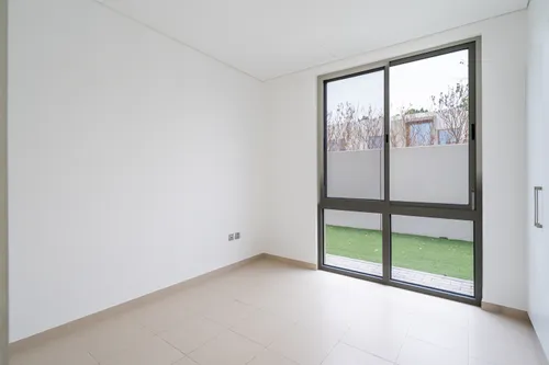 4 Bedrooms Villa in Reem Community