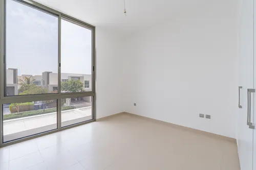 4 Bedrooms Villa in Reem Community