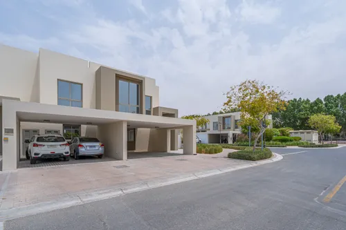 4 Bedrooms Villa in Reem Community