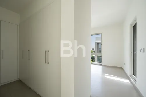 4 Bedrooms Villa in Reem Community