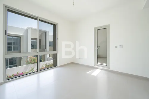 4 Bedrooms Villa in Reem Community