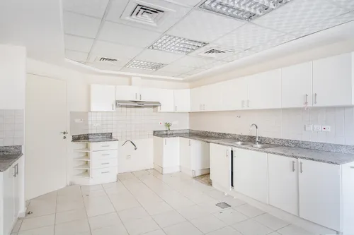 3 Bedrooms Villa in Meadows 9