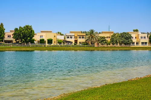 3 Bedrooms Villa in Meadows 9