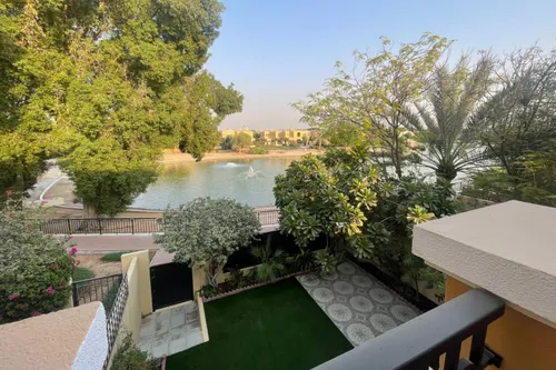 2 Bedrooms Villa in Palmera 3