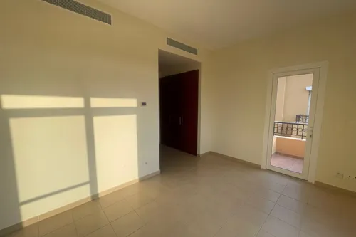 2 Bedrooms Villa in Palmera 3