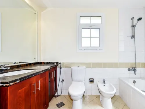 2 Bedrooms Villa in Palmera 1