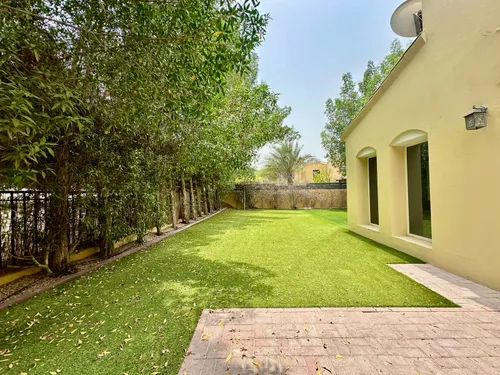 2 Bedrooms Villa in Palmera 1