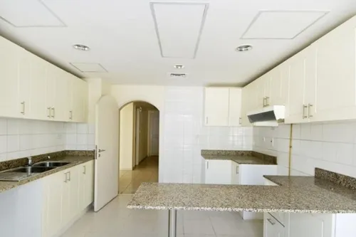 3 Bedrooms Townhouse in Springs 4
