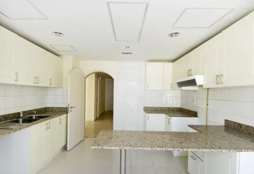 3 Bedrooms Villa in Springs 4