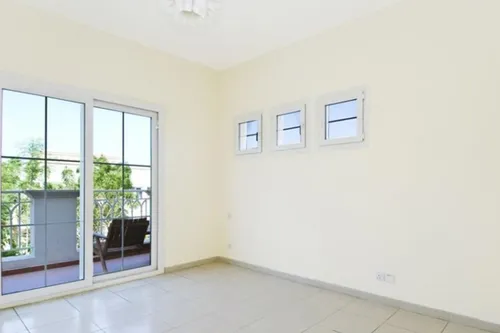 3 Bedrooms Townhouse in Springs 4