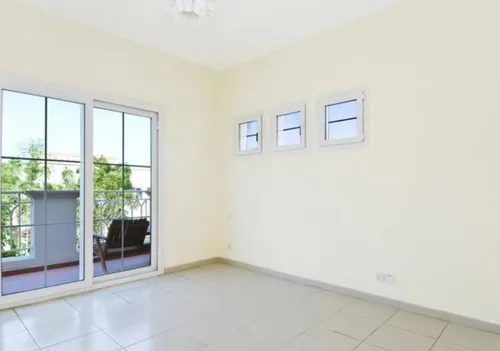 3 Bedrooms Villa in Springs 4