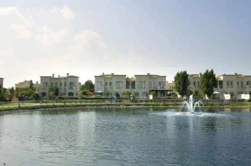3 Bedrooms Villa in Springs 4