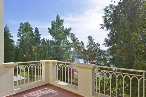 3 Bedrooms Townhouse in Springs 4