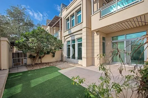 Rare find | Garden | Garage| Duplex villa