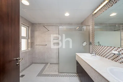 5 Bedrooms Villa in The Aldea