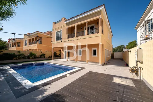 5 Bedrooms Villa in The Aldea