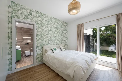 6 Bedrooms Villa in Meadows 6