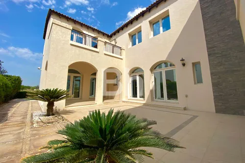 5 Bedrooms Villa in Sienna Lakes