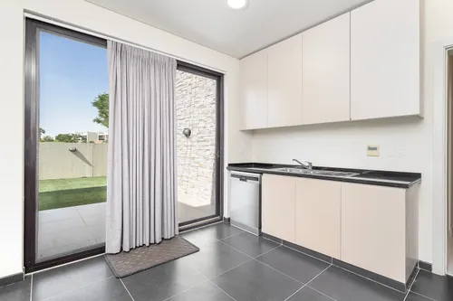 5 Bedrooms Villa in The Turf