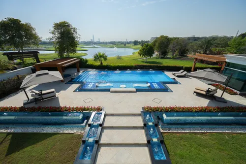 5 Bedrooms Villa in Sector P