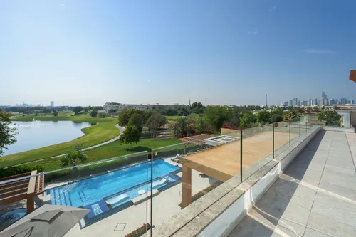 5 Bedrooms Villa in Sector P