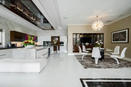 5 Bedrooms Villa in Sector P