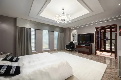 5 Bedrooms Villa in Sector P