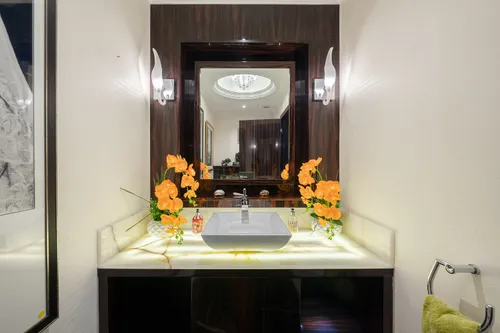 5 Bedrooms Villa in Sector P