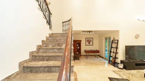 4 Bedrooms Villa in Entertainment Foyer