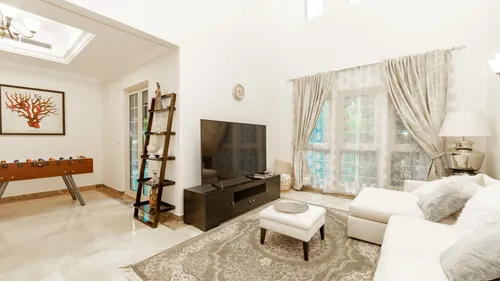 4 Bedrooms Villa in Entertainment Foyer