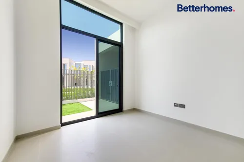 CORNER PLOT | INTERNAL QUIET LOCATION | AVAILABLE 1ST DECEMBER