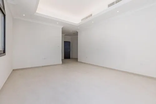 5 Bedrooms Villa in Nad Al Sheba 4