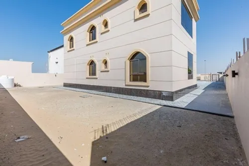 5 Bedrooms Villa in Nad Al Sheba 4