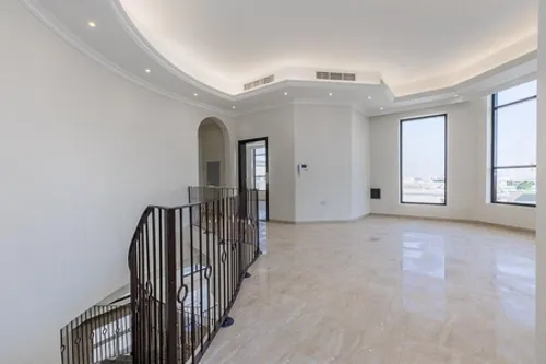 5 Bedrooms Villa in Nad Al Sheba 4
