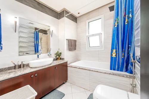 5 Bedrooms Villa in District 16L