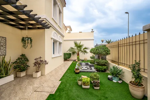 5 Bedrooms Villa in District 16L
