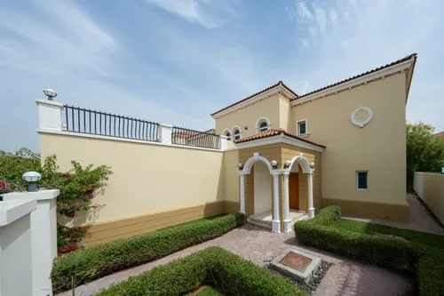 4 Bedrooms Villa in Legacy