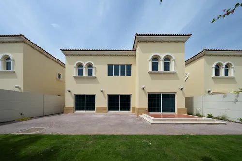 4 Bedrooms Villa in Legacy