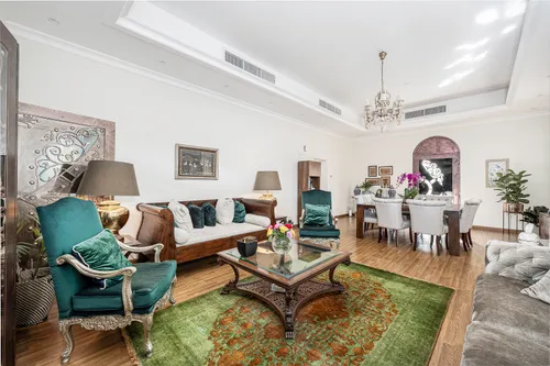 5 Bedrooms Villa in The Centro
