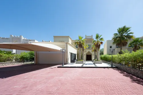 4 Bedrooms Villa in Cluster 26