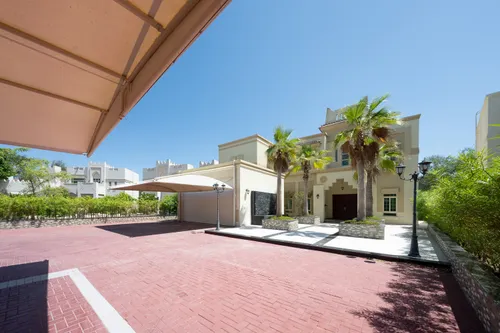 4 Bedrooms Villa in Cluster 26