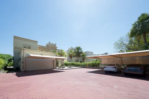 4 Bedrooms Villa in Cluster 26